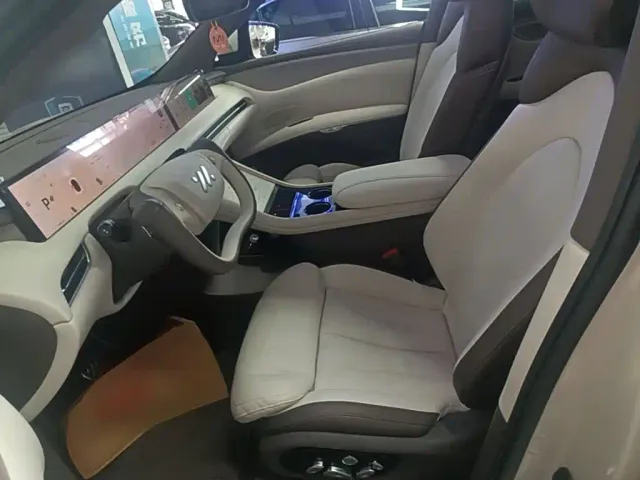 IM Motors LS7 — Фото автомобиля 14