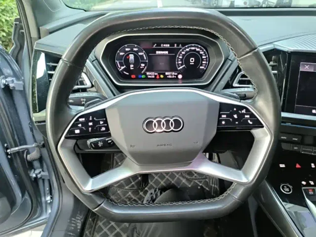 Audi Q4 e-tron — Фото автомобиля 10