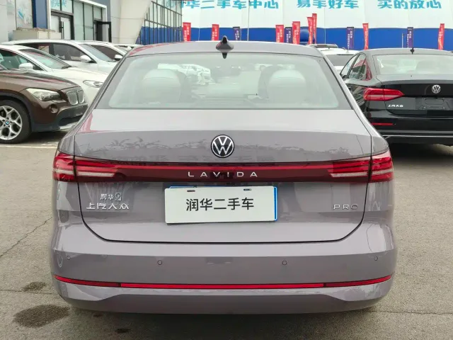 Volkswagen Lavida — Фото автомобиля 2