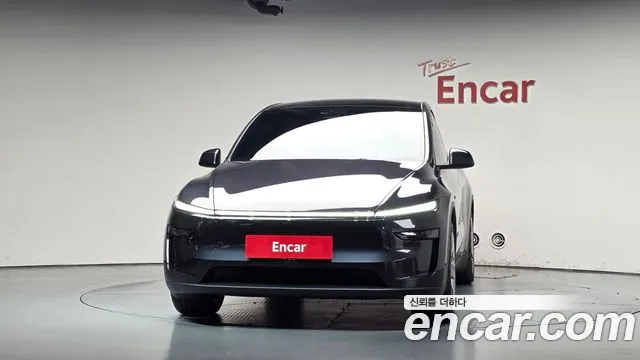 Tesla Model Y — Фото автомобиля 3