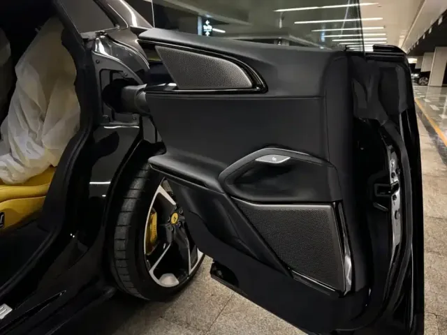 Ferrari Purosangue 2023 6.5L V12 — Фото автомобиля 11