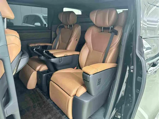 Toyota Alphard — Фото автомобиля 13