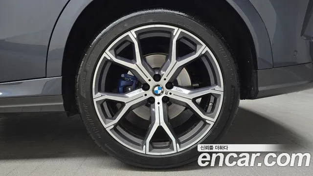 BMW X6 xDrive40i M Sport — Фото автомобиля 20