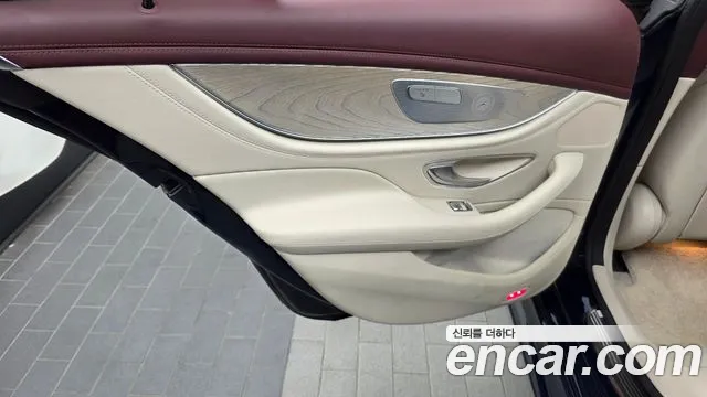 Mercedes-Benz CLS-Class — Фото автомобиля 21