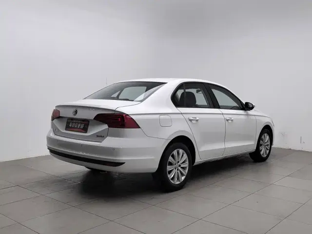 Volkswagen Bora — Фото автомобиля 2