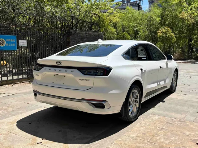 Ford Mondeo — Фото автомобиля 5