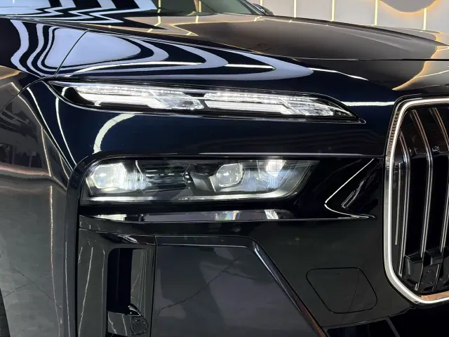 BMW 7 Series — Фото автомобиля 5
