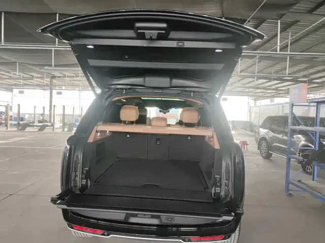 Land Rover Range Rover — Фото автомобиля 7