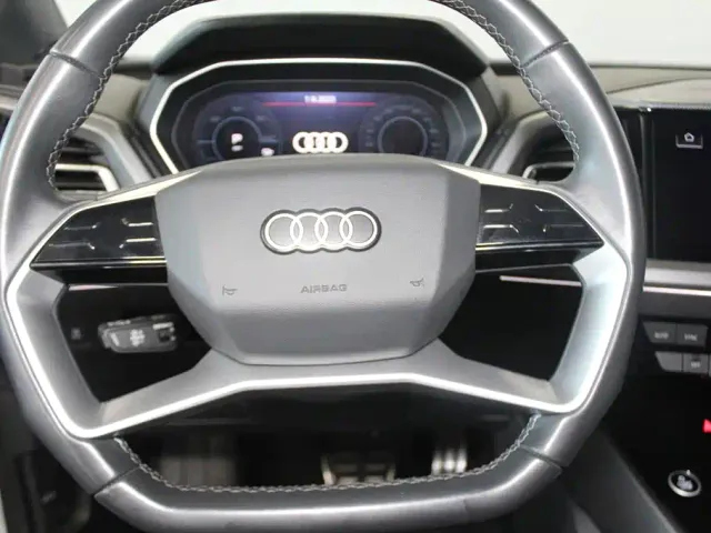 Audi Q4 e-tron — Фото автомобиля 10
