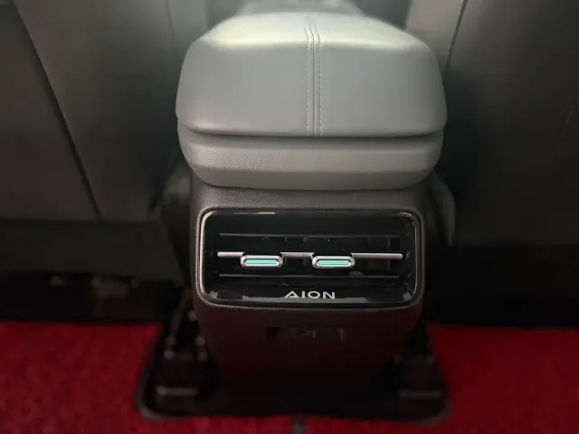GAC Aion Y — Фото автомобиля 13