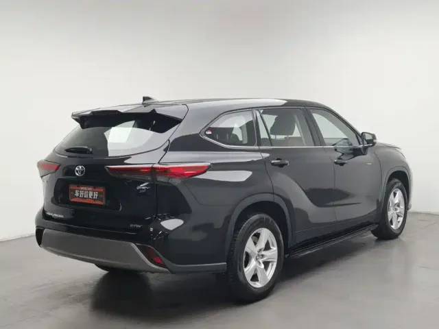 Toyota Highlander — Фото автомобиля 2