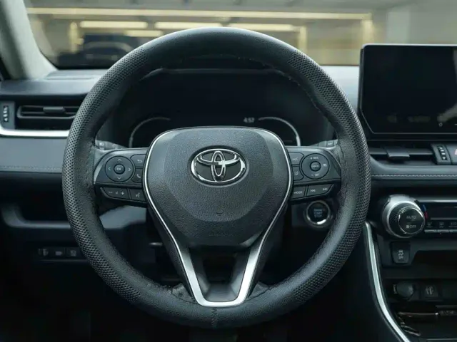 Toyota RAV4 Rongfang 2023 2.0L CVT 2WD Fashion Edition — Фото автомобиля 16