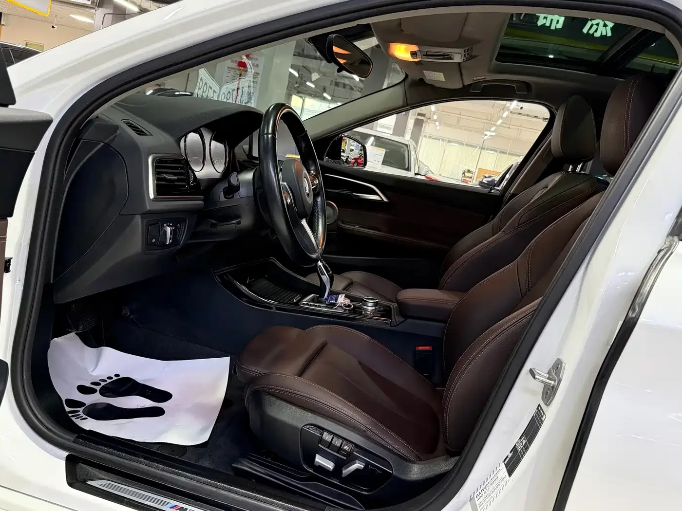 BMW BMW 1 Series 2023 120i M Sport Radiance Edition — Фото автомобиля 3
