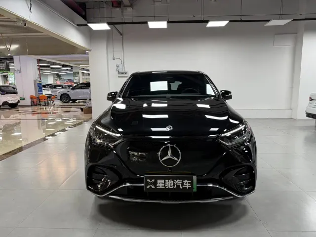 Mercedes-Benz EQE SUV — Фото автомобиля 2