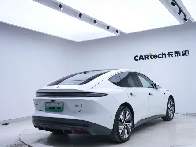 Nio ET5 — Фото автомобиля 17