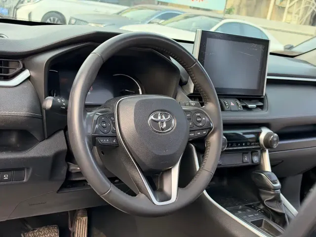 Toyota RAV4 — Фото автомобиля 17