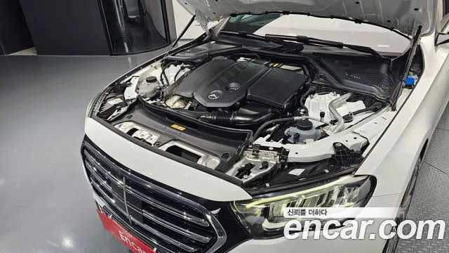 Mercedes-Benz E-Class — Фото автомобиля 6