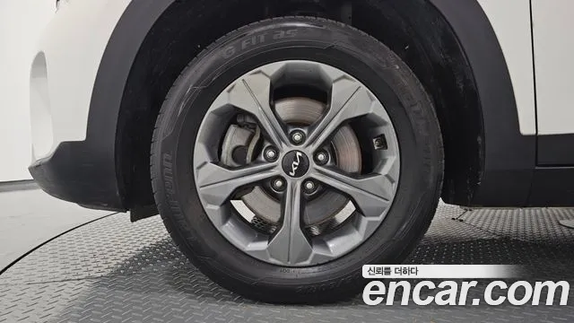 Kia Seltos Бензин 1.6 турбо 2WD — Фото автомобиля 5