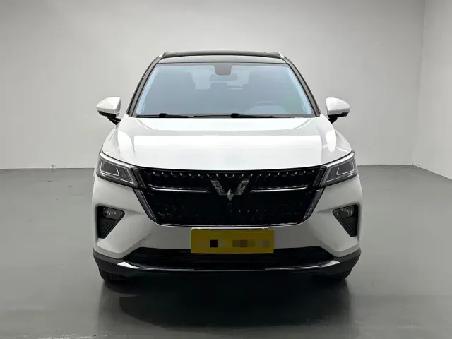 Wuling Asta — Фото автомобиля 2