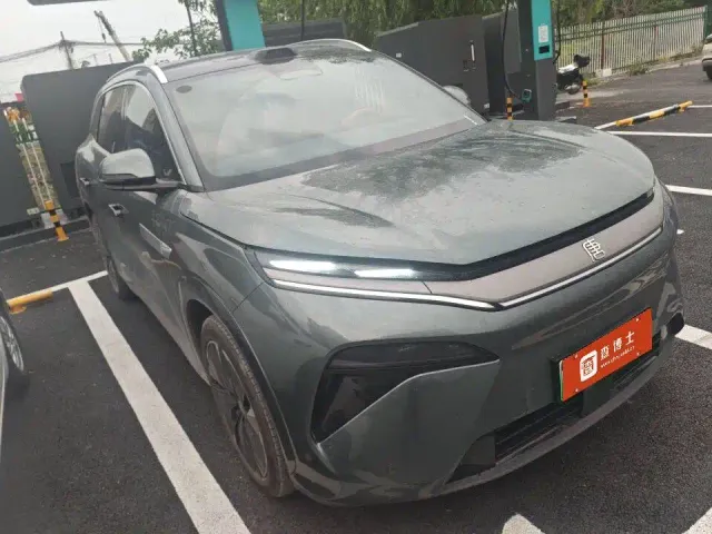 BYD Tang L — Фото автомобиля 2
