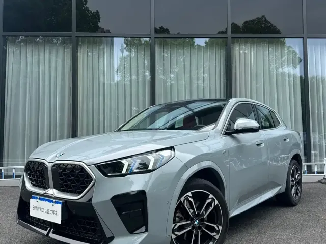 Фотография автомобиля — BMW X2