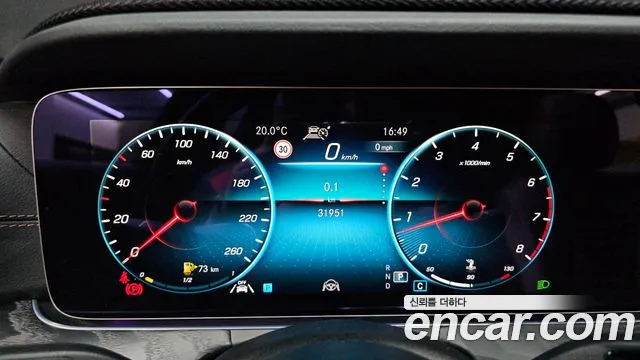 Mercedes-Benz E-Class — Фото автомобиля 11
