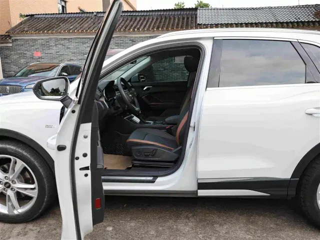 Audi Q3 — Фото автомобиля 16