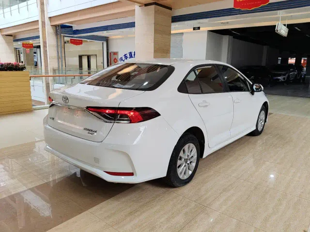 Toyota Corolla — Фото автомобиля 5