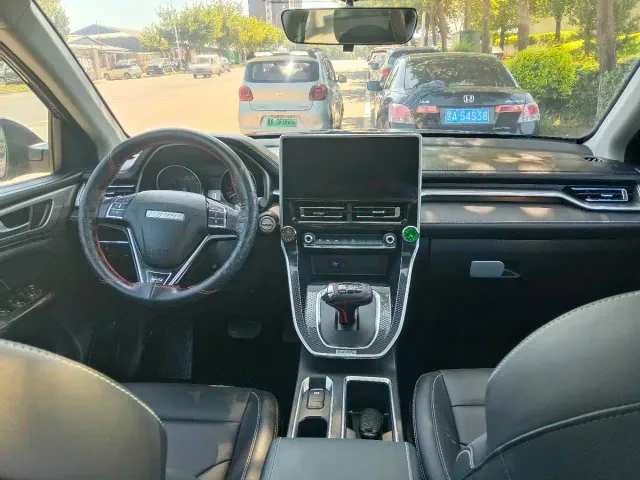 Haval M6 — Фото автомобиля 9