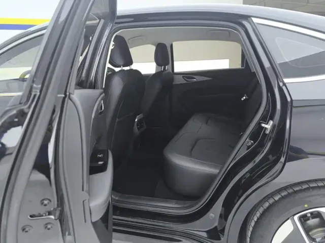 Wuling Starlight — Фото автомобиля 11