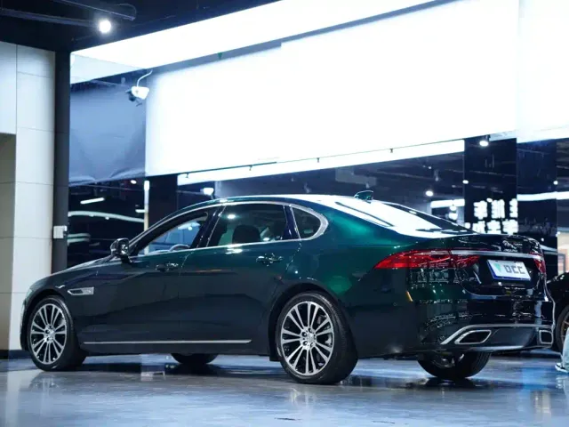 Jaguar XFL — Фото автомобиля 26