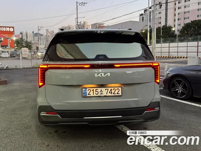 Kia Carnival 4th Gen — Фото автомобиля 5