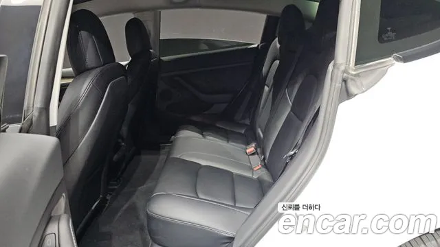 Tesla Model 3 — Фото автомобиля 25