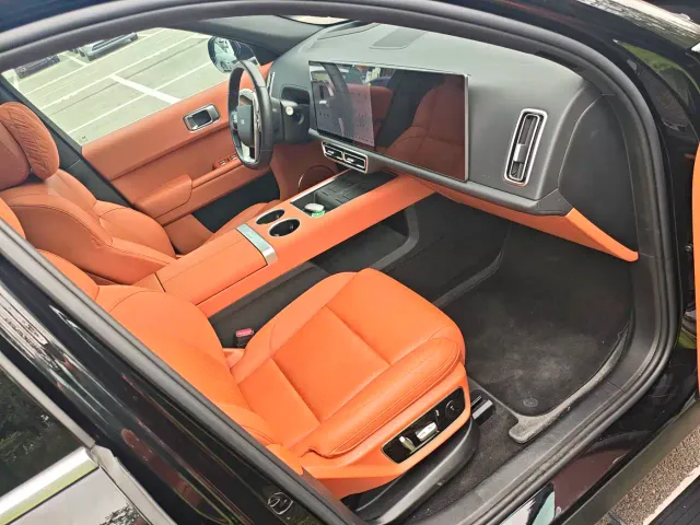 Li Auto L7 — Фото автомобиля 8