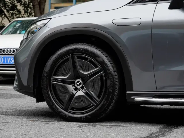 Mercedes-Benz EQE SUV — Фото автомобиля 8