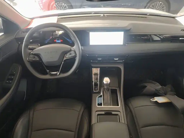 Roewe i5 — Фото автомобиля 9