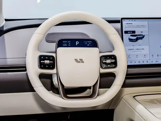 Li Auto Li i8 2025 Standard Edition — Фото автомобиля 16