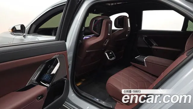 BMW 7-Series 7 серия (G70) 740i xDrive M Sport Limited — Фото автомобиля 21