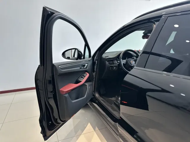 Porsche Macan — Фото автомобиля 6