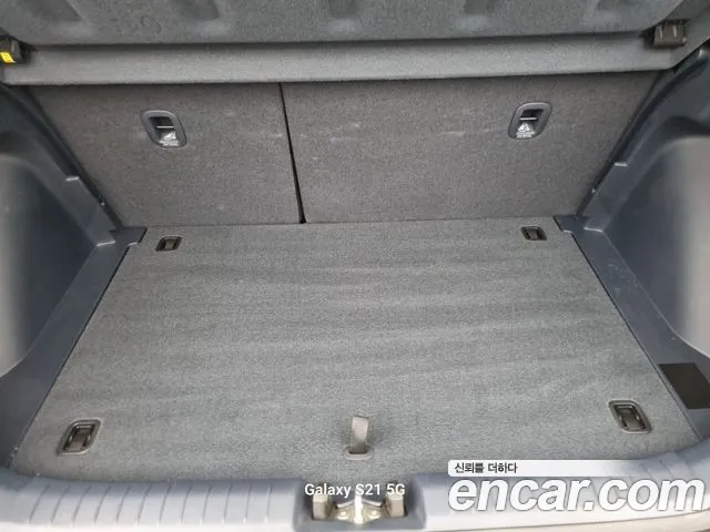 Hyundai Venue — Фото автомобиля 17