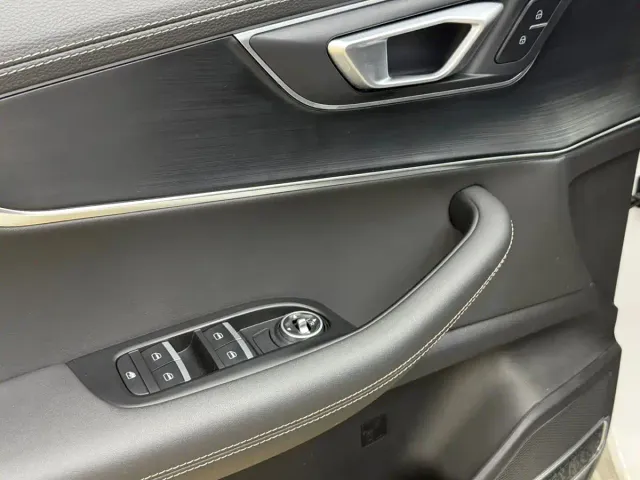Chery Tiggo 8 — Фото автомобиля 10