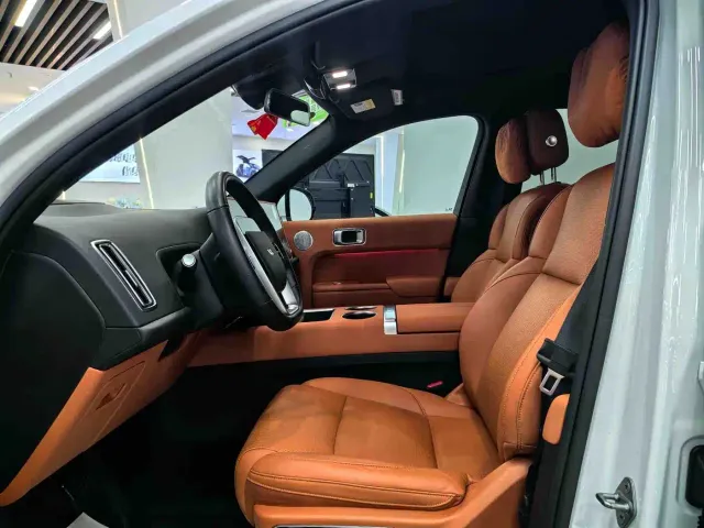 Li Auto L7 — Фото автомобиля 2