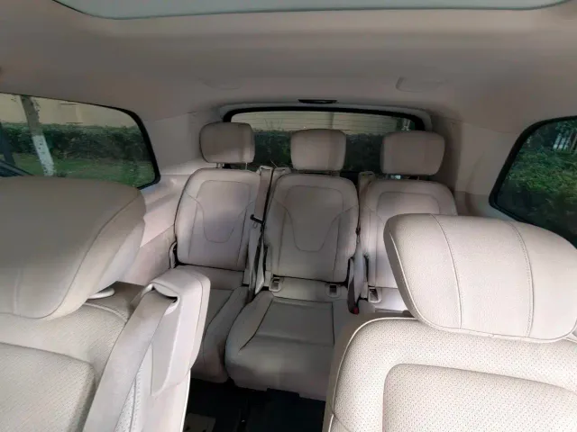 Mercedes-Benz V-Class — Фото автомобиля 20
