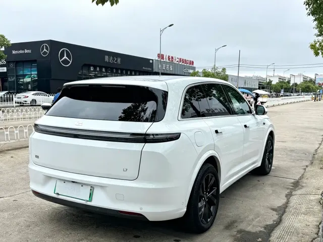 Li Auto L7 — Фото автомобиля 6