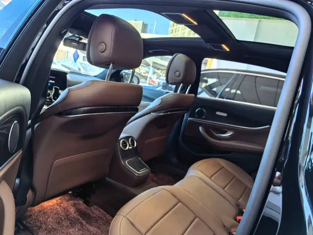 Mercedes-Benz E-Class — Фото автомобиля 10