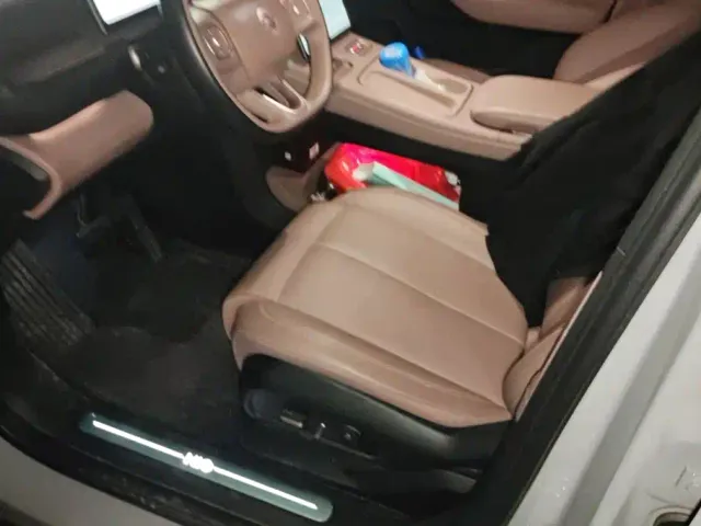 Nio EC6 — Фото автомобиля 9