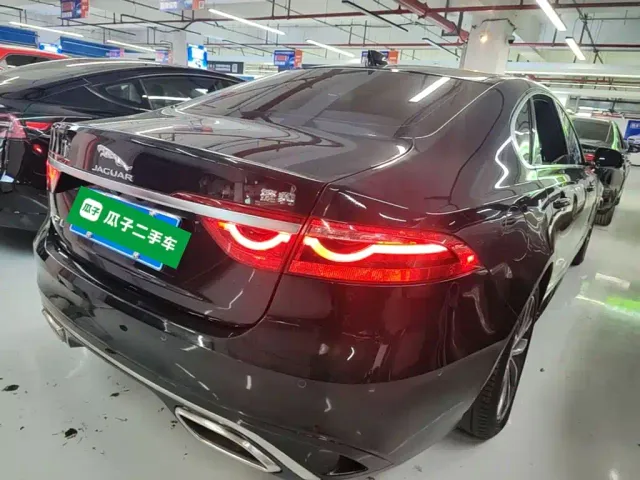 Jaguar XFL — Фото автомобиля 6