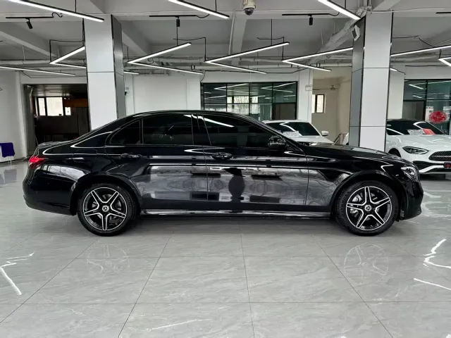 Mercedes-Benz E-Class — Фото автомобиля 7