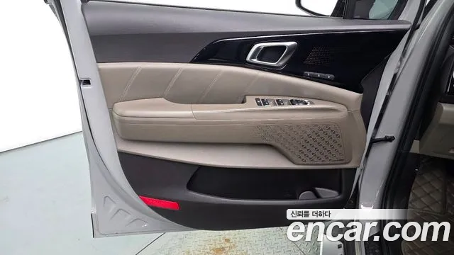 Kia Canival — Фото автомобиля 23