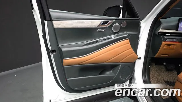 Genesis GV80 — Фото автомобиля 24